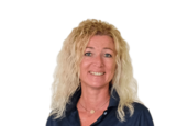 Porträt von Carina Murauer, Assistentin der Geschäftsführung bei Altmüller GmbH in Neuhofen an der Krems